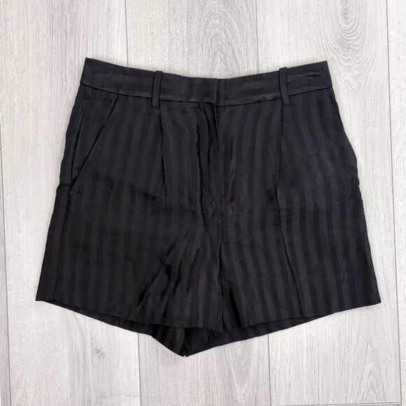 NWT Banana Republic Womens Black Striped Tailored Shorts Size 6 - Picture 2 of 7